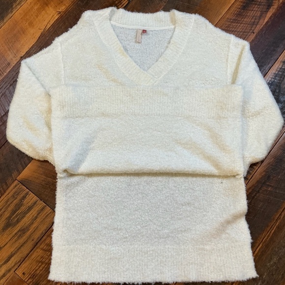 Pilcro Textured Bouclé Knit V-Neck Sweater Cream Women’s Medium - Picture 5 of 9